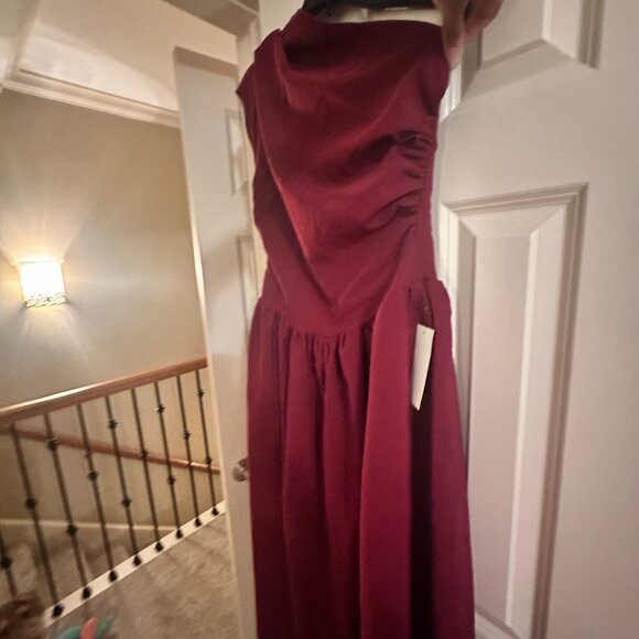 FKSP Elegant One-Shoulder Burgundy Dress - Picture 7 of 9
